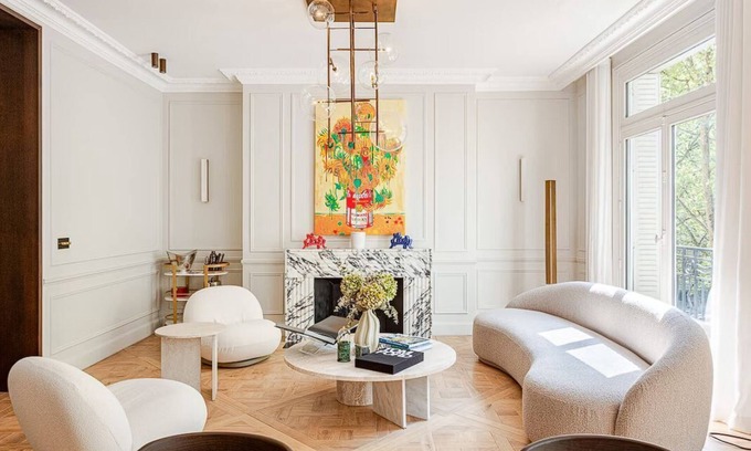 Champs-Elysees Apartment | Stylish Parisian Escape on Ave. George V – Walk to Eiffel Tower & Champs-Élysées