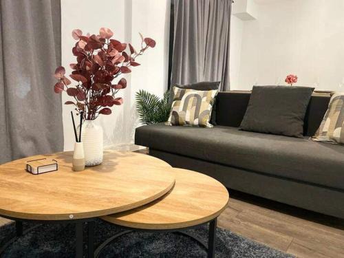 Bordesley Apartment | Stylish Retreat - Sleeps 6 Terrace-2Bedroom-PetsOK