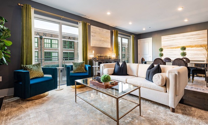 Central Business District Condo | ⚜️Stylish,Spacious & Comfortable Downtown Penthouse! Enjoy The View from Your Personal Terrace!