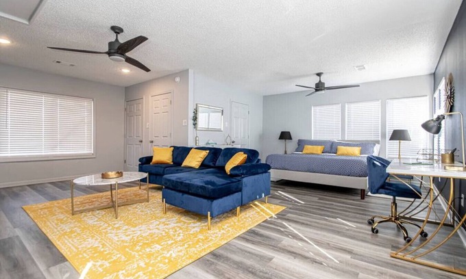 Hot Springs Apartment | Stylish Studio, steps to Oaklawn