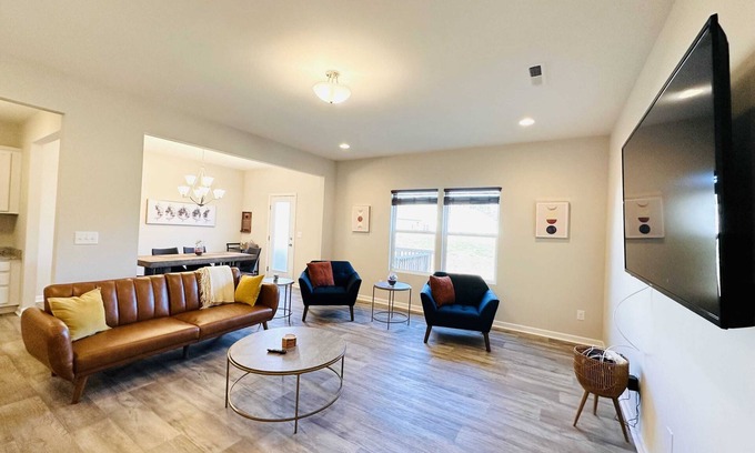 Charlotte House | Stylish Townhouse Retreat in Peaceful Harrisburg