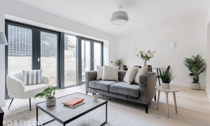 Wandsworth Apartment | Stylish two-bedroom apartment in the heart of Wandsworth.