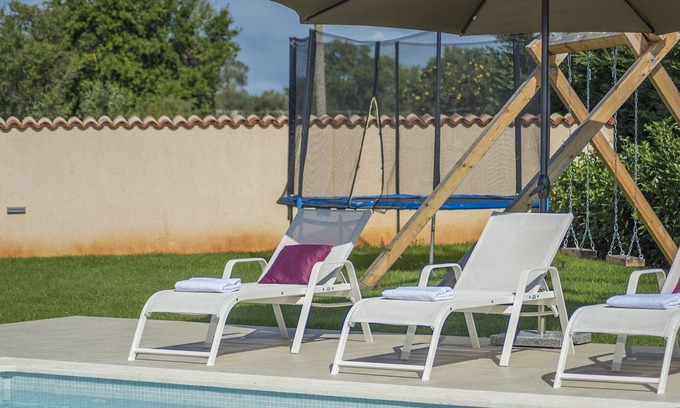 Loborika Cabin | Stylish Villa with pool and fenced garden,ideal for relaxing family holidays