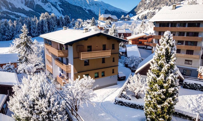 Bad Hofgastein Apartment | Stylishly decorated apartment near city centre