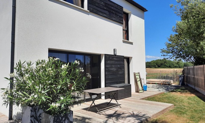 Sainte-Helene House | Stylishly furnished recent house in quiet location near Ria d'Etel