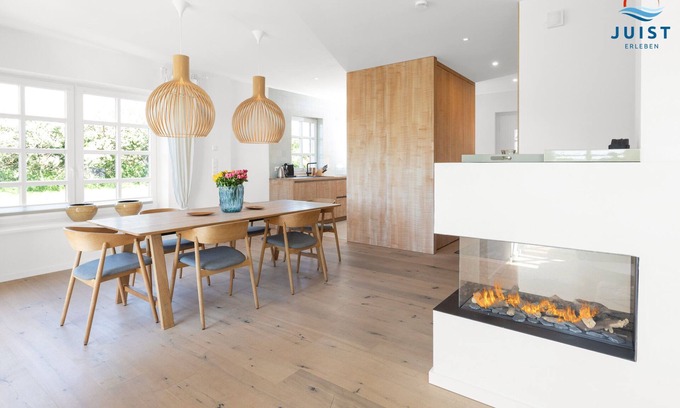 Juist House | Stylishly furnished vacation home with terrace on the mudflats.