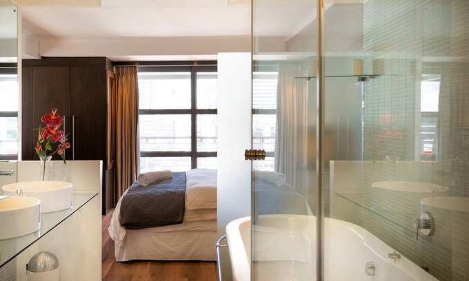 Bo'Kaap Apartment | Sublime designer apartment in the trendy De Waterkant.