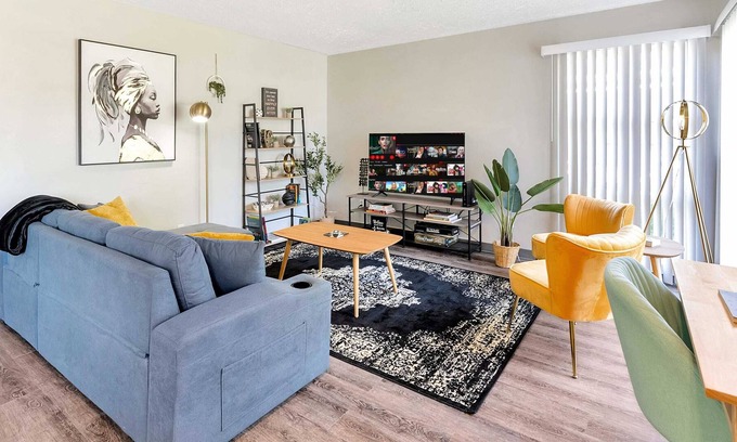 Madison Heights House | Suburban Retreat, Cozy & Quiet
