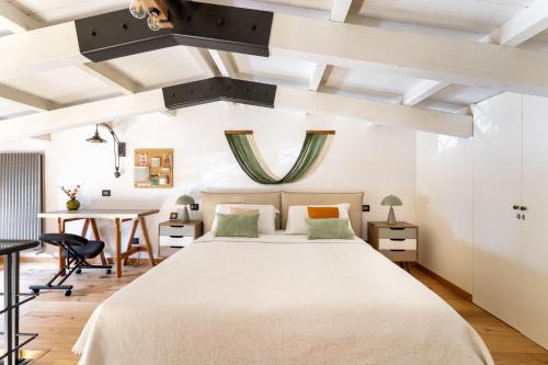 Quartiere XX Ardeatino Villa | Suede Loft Retreat, Charm, Relax Private Parking