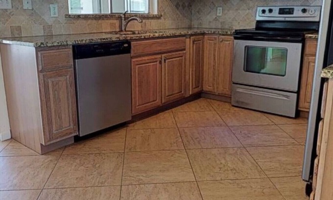 Naples Park Cottage | Sugar Beach Bungalow with a Pool!