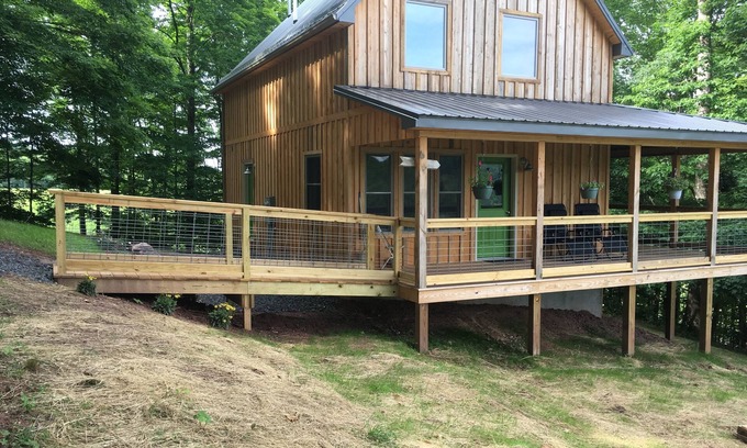 Alderson Cabin | SUGAR CAMP-BARN STYLE CABIN!