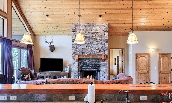 Torreon House | Sugar Pine Retreat - Torreon Cabin w/Hot Tub, Air Hockey, Pool Table & Pond View