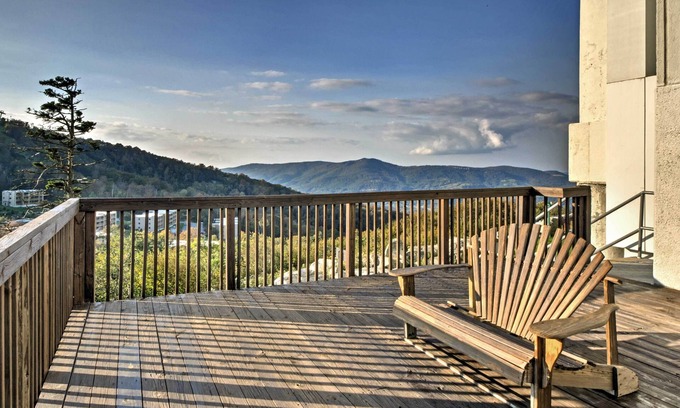 Sugar Mountain Condo | Sugar Top Condo w/Heated Pool & Mountain Views