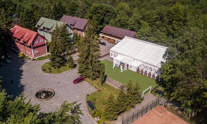 Baia-Sprie Hotel | Suior Resort Baza