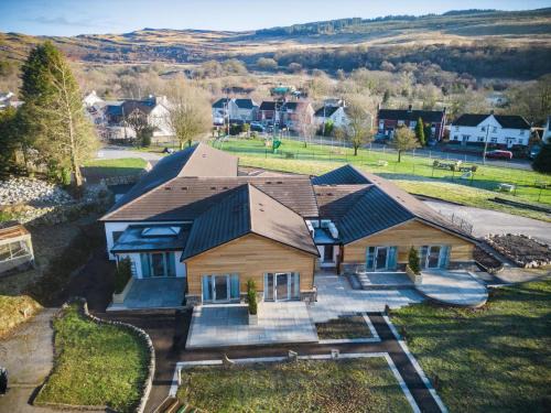 Pen-y-cae Apartment | Suite 12 - Sleeping Giant Hotel - Pen Y Cae Inn