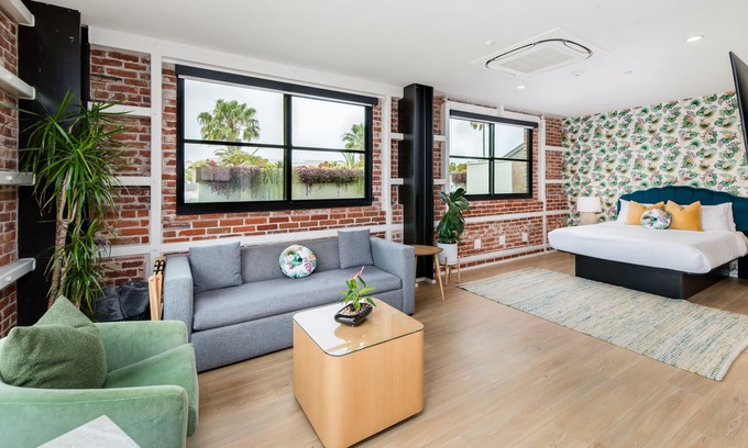 Townsite Hotel | Suite 201 | The Brick Boutique Hotel