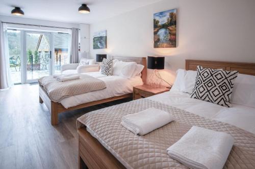 Pen-y-cae Apartment | Suite 3 - Sleeping Giant Hotel - Pen Y Cae Inn