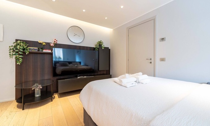 Tricolore Apartment | Suite 8 downtown Milan cathedral