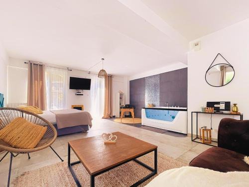 Montchapet Apartment | Suite and Spa 21
