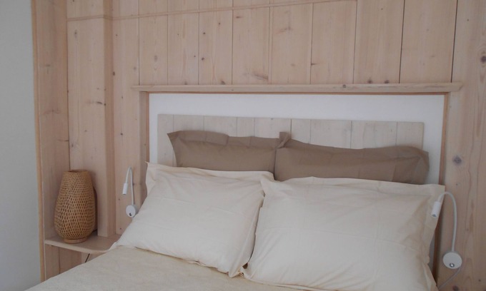 Arlanc Cabin | Suite cabanes & Roulottes - A stay in the heart of the vegetable garden, breakfast included.