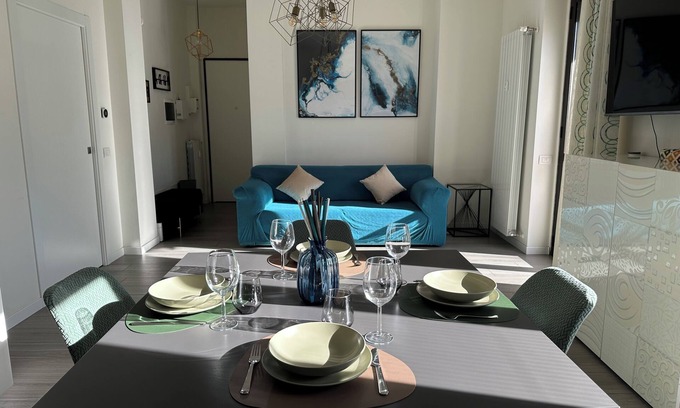 Como Apartment | Suite D'Home (with private parking included!)