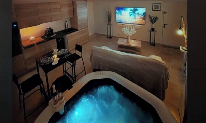 Aubagne Apartment | Suite du garlaban jaccuzi