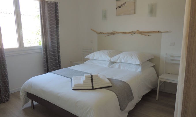 Arvert Apartment | Suite* in charming 19th century residence with park and heated swimming pool