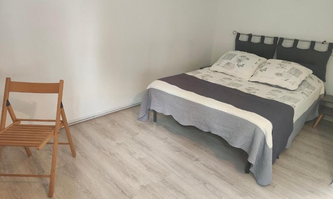 Douai House | SUITE PRIVEE AVEC VUE SUR LE JARDIN