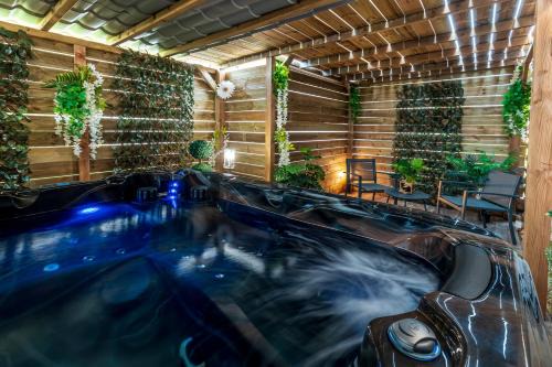 Pezarches House | Suite SPAtio - Jacuzzi Privé - 20min Disneyland PARIS