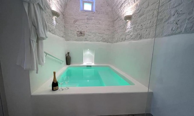 Cisternino Villa | SUITE - Trullo Relax sul Monte