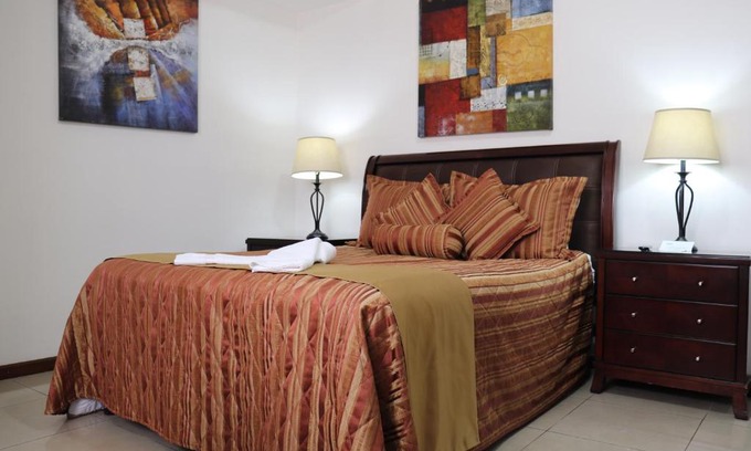 Zona 15 Apartment | Suites Jardín Imperial