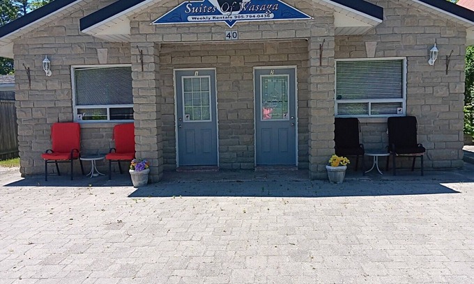Wasaga Beach Cottage | Suites of Wasaga Beach Area 2- mins walk Beach 1