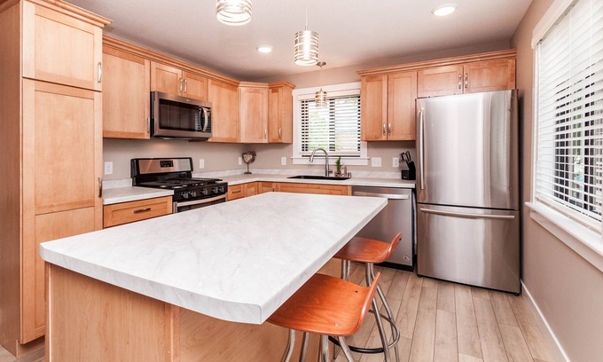 Kutzky Park Condo | Suites on 4th unit # 2 - 2 bdrm-2 bath-1 mile-Mayo Clinic