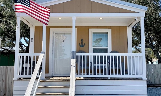 Navarre Cottage | Sum Beaches Paradise Cottage 8
