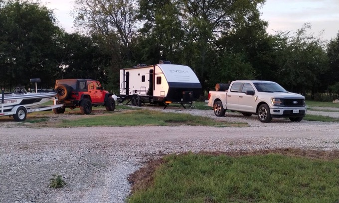 Wills Point Cabin | Summer Breeze RV Park