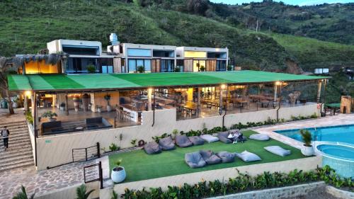 Macanal Hotel | Summer C