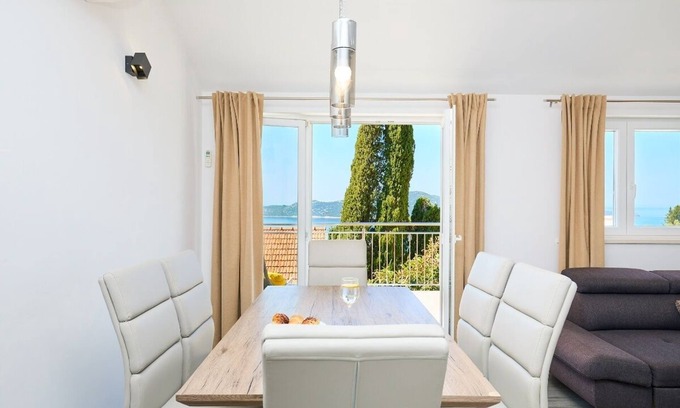 Trsteno Apartment | Summer Chill 3 - Four Bedroom Apartment, Sleeps 10