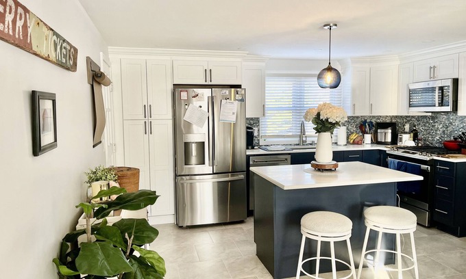 Milford House | Summer Cottage