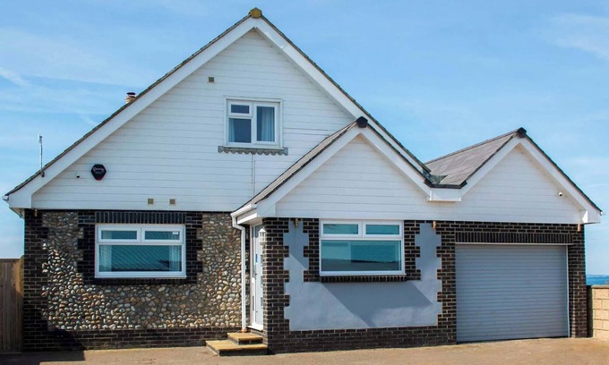 Selsey House | Summer Dawn House