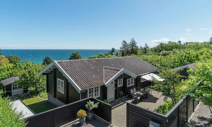 Sandkaas House | Summer house with sea view on beautiful Bornholm