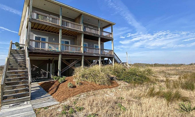 North Topsail Beach House | Summer Salt by Sea Scape Properties