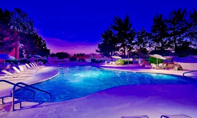 Paradise Valley Village Condo | Summer tenant special, 1 BR Condo with sparkling pool view! RELAXATION IN AZ!
