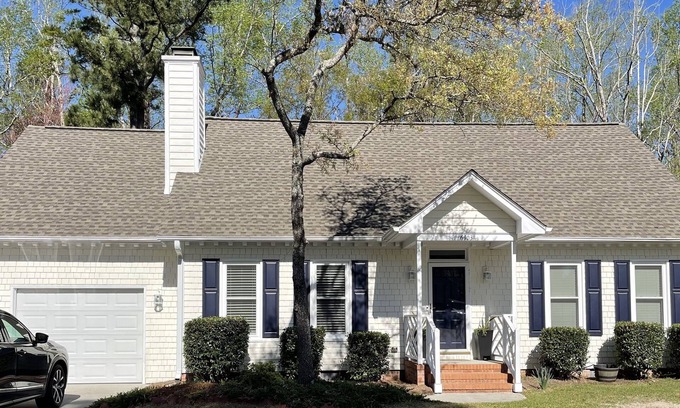 Kings Grant House | Summer time fun, beautifully renovated home