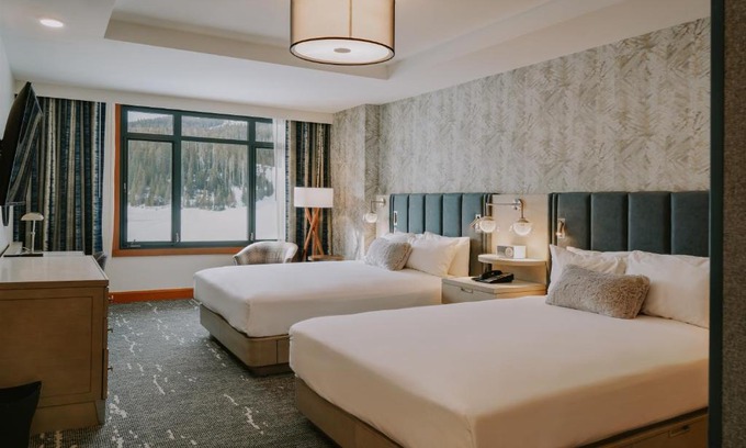 Big Sky Hotel | Summit Hotel at Big Sky Resort