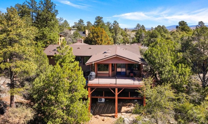 Prescott House | Summit Lodge- Sleeps 10, 4 Full Bath, Pet Friendly