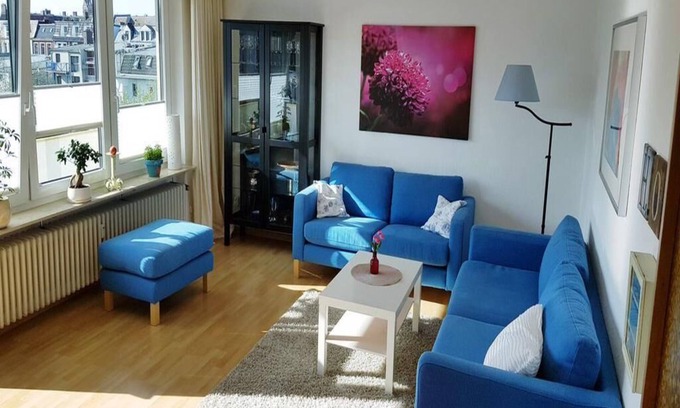 Goethestraße Apartment | Sun-drenched apartment close to the city - perfect for long-term guests! Balcony elevator