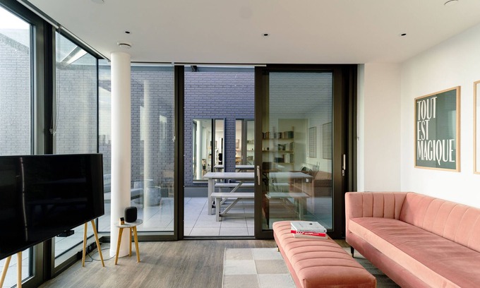 Bunhill Apartment | Sun-filled penthouse with incredible London views.