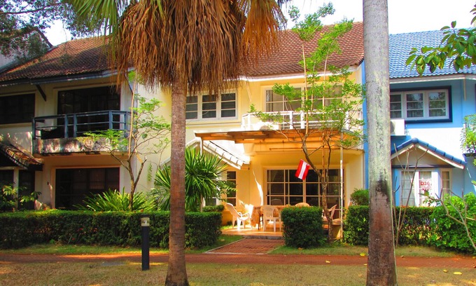 Kram House | Sun garden beach sea