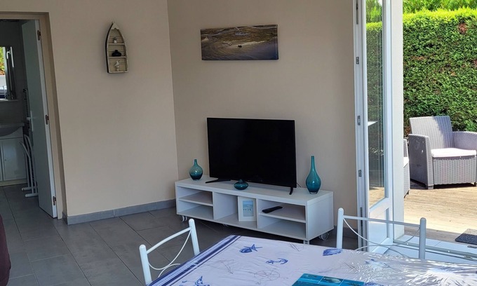 Andernos-les-Bains Apartment | Sun & relaxation in an independent studio with private terrace
