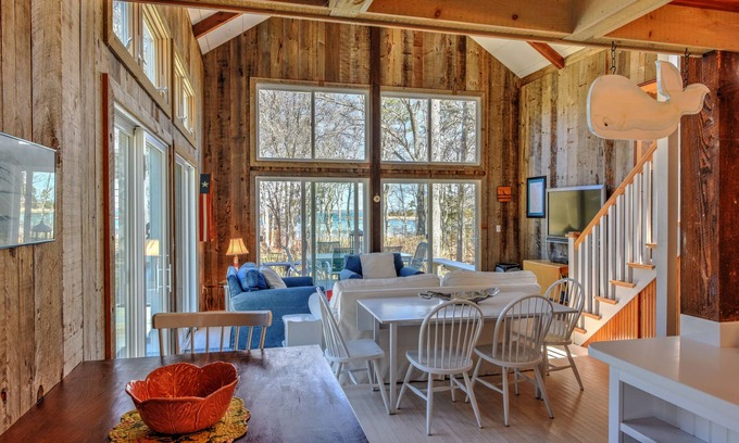 Cataumet Cottage | Sun & Serenity at A Wave From It All